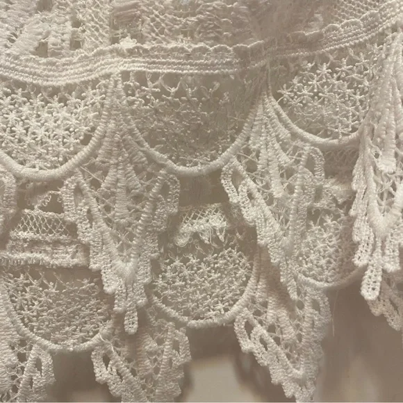 J.O.A. White Lace Blouse - Picture 5 of 7